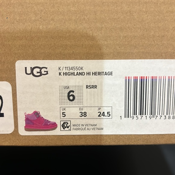 BRAND NEW* UGG highland hi heritage sneaker - big kid - raspberry - Picture 6 of 6